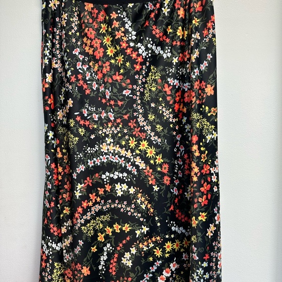 ATM Anthony Thomas Melillo Black Silky Sarin Floral Camisole Skirt Matching Set - Picture 8 of 10